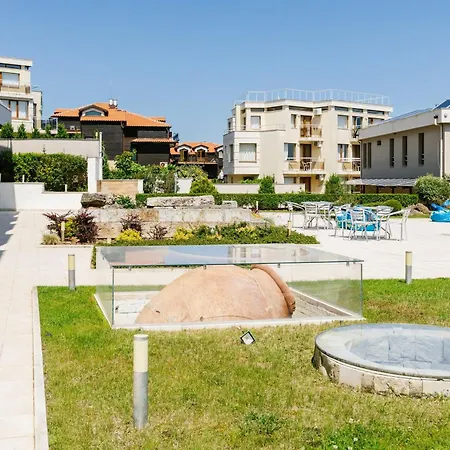 فندق Apolonis 3*